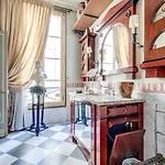 Louvre Apartment